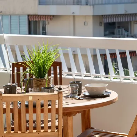 Spacious 1-br With Terrace Heart Of Cannes