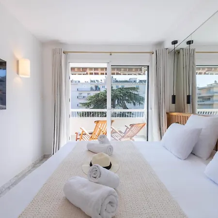 Spacious 1-br With Terrace Heart Of *