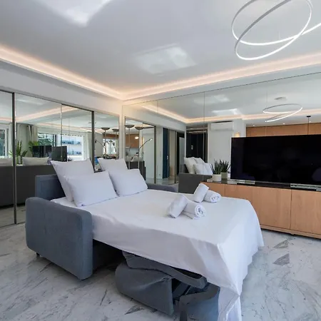 Spacious 1-br With Terrace Heart Of