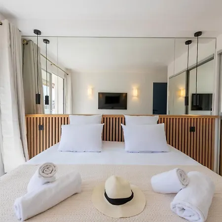 Apartman Spacious 1-br With Terrace Heart Of