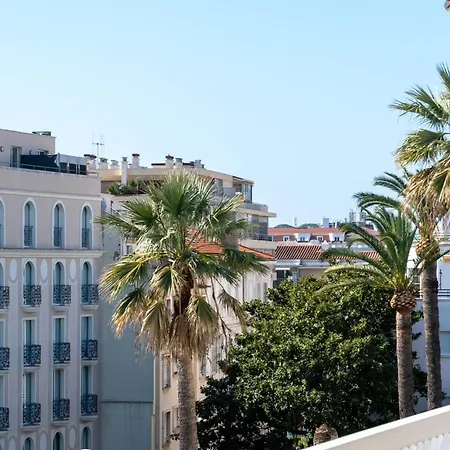 Διαμέρισμα Spacious 1-br With Terrace Heart Of Κάννες