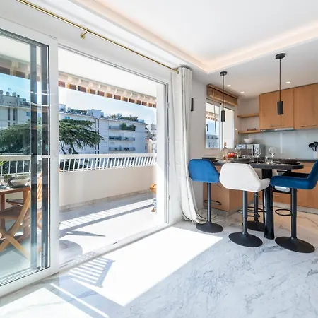 Spacious 1-br With Terrace Heart Of * Κάννες