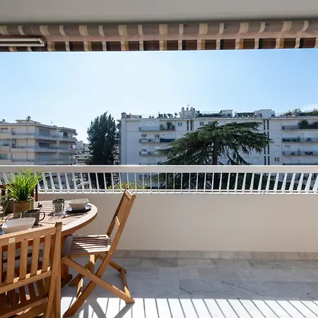 Apartamento Spacious 1-br With Terrace Heart Of
